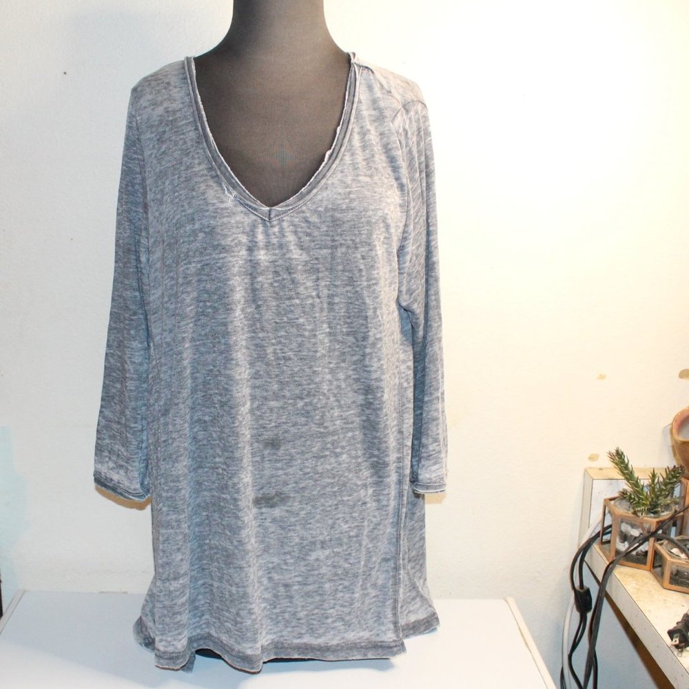 Cyrus  long sleeve loght weight top